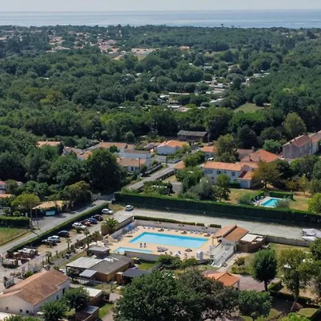 Camping Mobil Avec Terrasse Pour 6 Personnes A - Api-1-52-1441 *