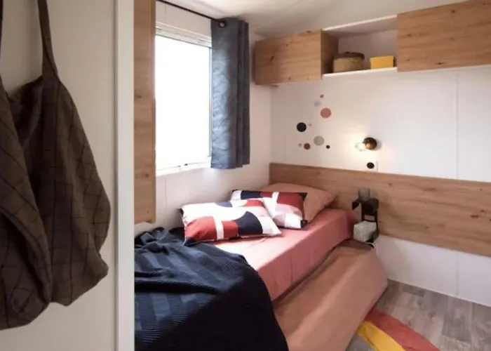 Mobil Avec Terrasse Pour 6 Personnes à Dolus-d'oléron - Api-1-52-1441 * Dolus d'Oléron