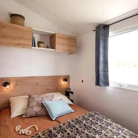 Mobil Avec Terrasse Pour 6 Personnes à Dolus-d'oléron - Api-1-52-1441 *