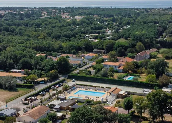 Camping Mobil Avec Terrasse Pour 6 Personnes à Dolus-d'oléron - Api-1-52-1441 *
