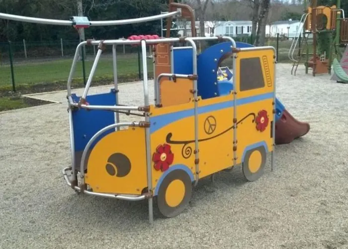 Mobil Avec Terrasse Pour 6 Personnes à Dolus-d'oléron - Api-1-52-1441 Camping